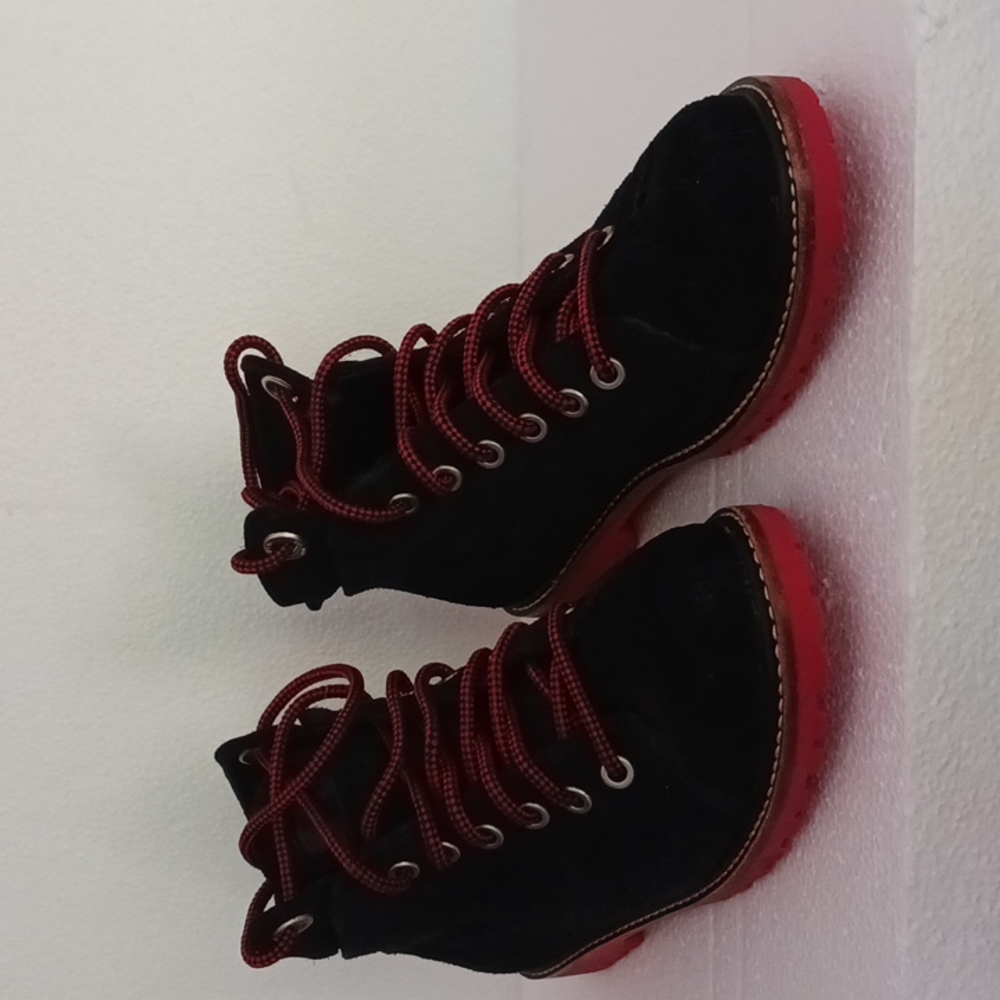 Coach-Ester black logo print suede leather. 1-1.9 in sole